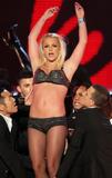 http://img31.imagevenue.com/loc1097/th_91446_celeb-city.eu_Britney_Spears_2007_MTV_Video_Music_Awards_Show_32_122_1097lo.jpg