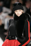 th_79264_md-lerage.com-fw05-rtw-newyork-w-kors-004-dztgpxyx_122_630lo.jpg