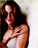 th_13922_angelina-jolie-marie-claire-july-2007-09_123_909lo.jpg