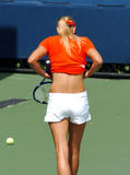 http://img31.imagevenue.com/loc1156/th_25981_Maria_Sharapova_RUS_2210_123_1156lo.jpg