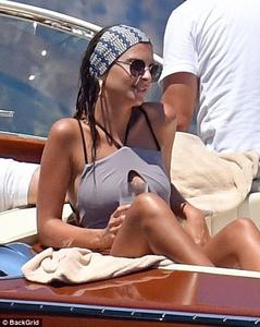 Emily Ratajkowski Wearing Swimsuits on a Boat in Positano, Italy - 6_23_17-o6d45k3xl2.jpg