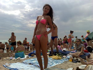 On vacation with her mother at Mamaia Beach x30-650pw0gxo1.jpg