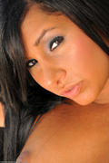 Kim - stripping outdoors s1mic9x7hx