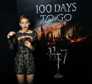 http://img31.imagevenue.com/loc494/th_44962_Emma_Watson_promoting_the_latest_and_final_Harry_Potter4_122_494lo.jpg