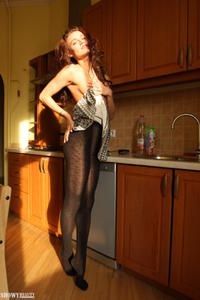 Laura - Tentatrice  y415opjpq1